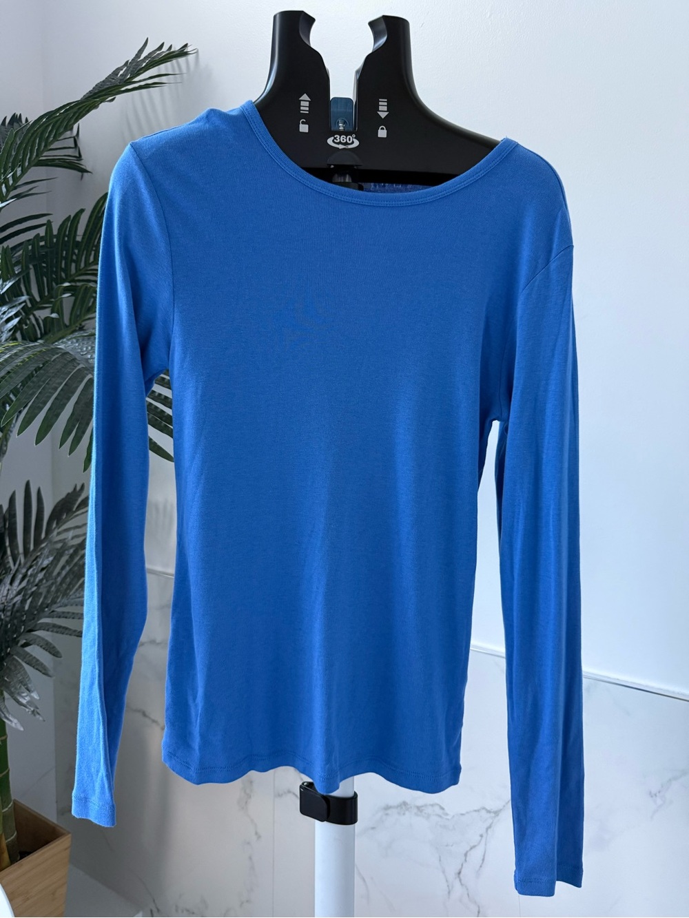 Gap Women's Cornflower Blue Long-Sleeve Crewneck Top